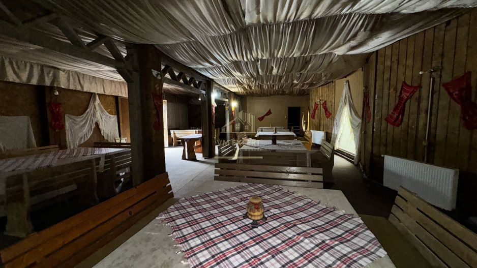 VILA - PENSIUNE CU RESTAURANT + SI TEREN 6406 MP, VALEA MARE PRAVAT, - Poză 50