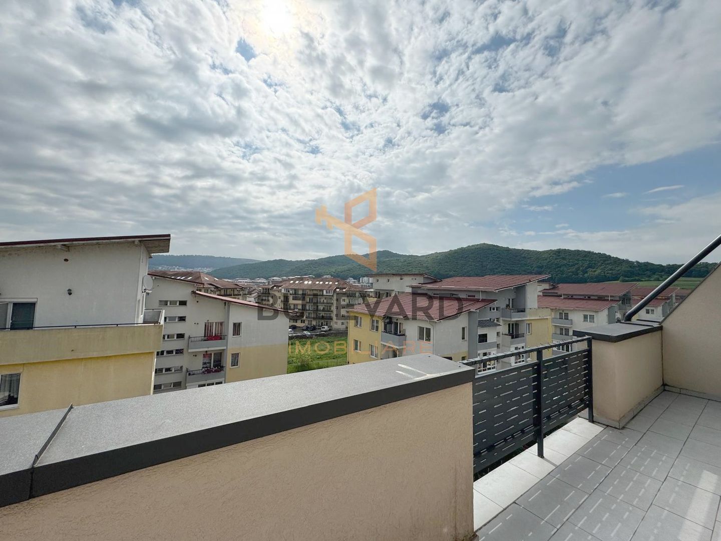 Apartament cu 2 camere + terasa de 29 mp, Zona Florilor! - Poză 4