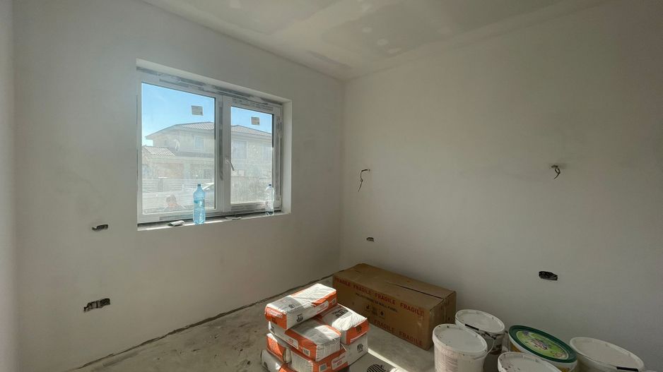 Duplex despartit prin camera tehnica- 5 camere- Mosnita Noua - Poză 12