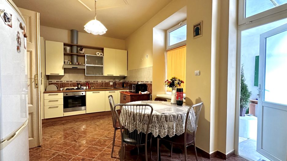 Apartament 4 camere,  cu vedere spre centrul vechi din Piața Unirii - Poză 11