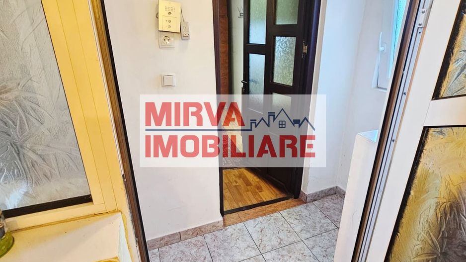 🏡 Casă spațioasă cu 9 camere în Strejnicu – pentru locuință, birouri - Poză 47