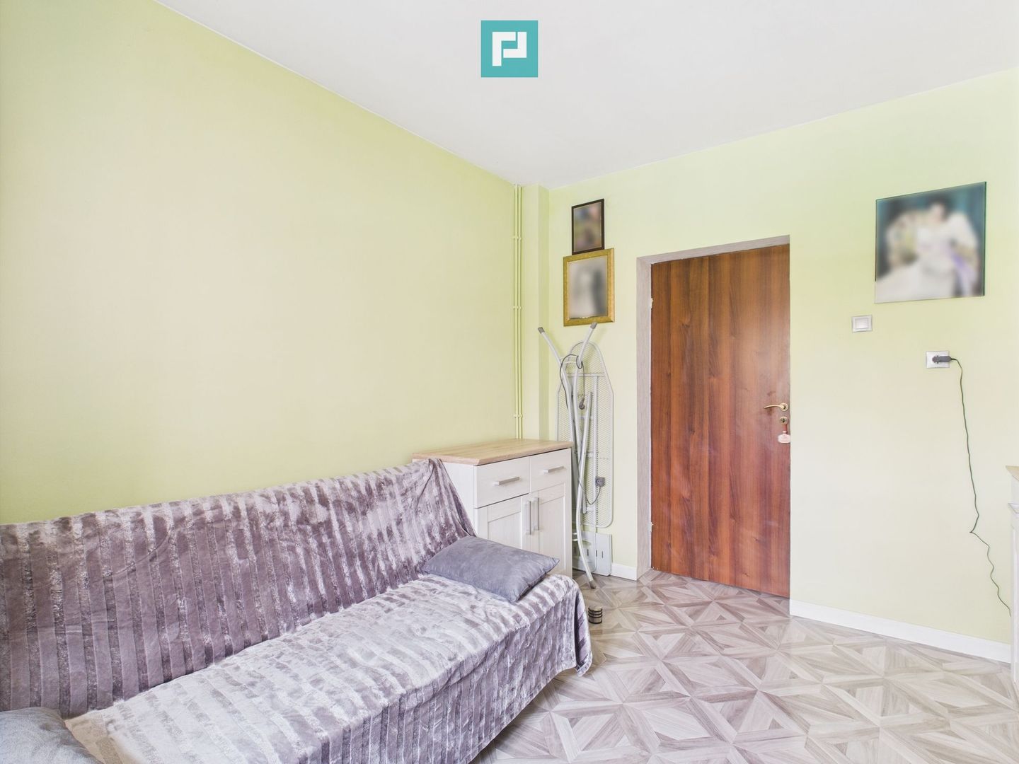 Vilă spațioasă cu 6 camere în Dumbrăvița - Poză 14