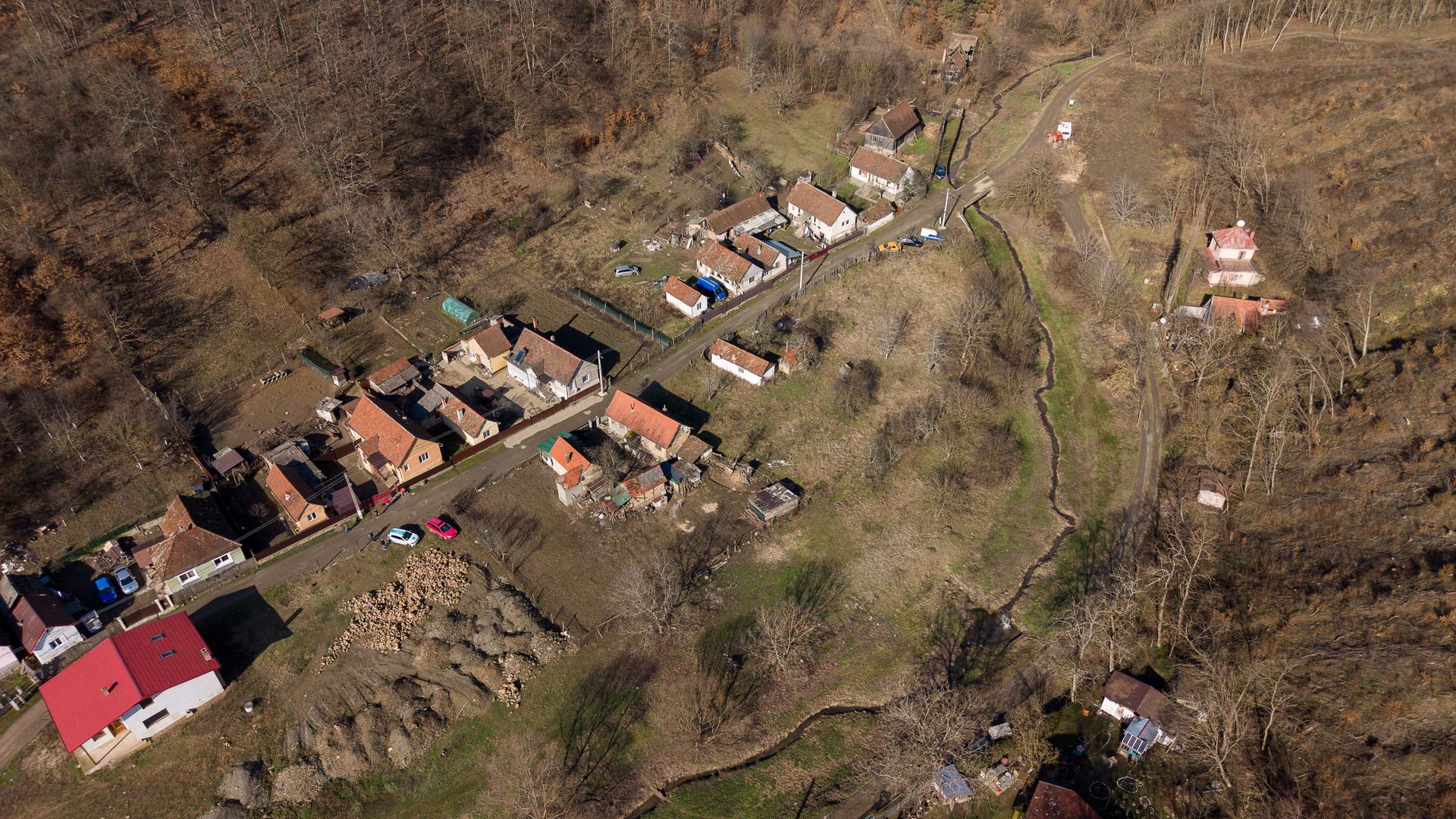 Casă cu teren de 284mp in Șoimoș - Poză 14