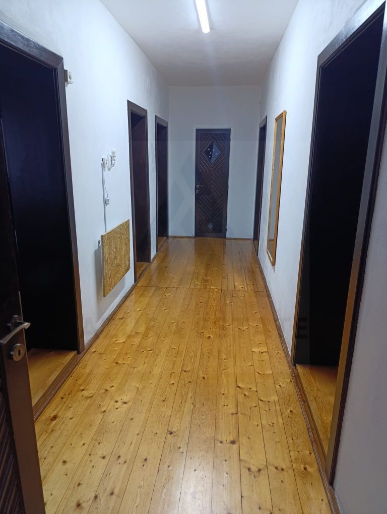 Casa Cisnadie etaj 1 integral cu intrare separata si curte comuna - Poză 7