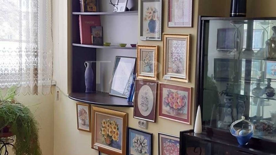 Apartament spațios, 3 camere, zonă semicentrală, 73 mp + curte - Poză 3