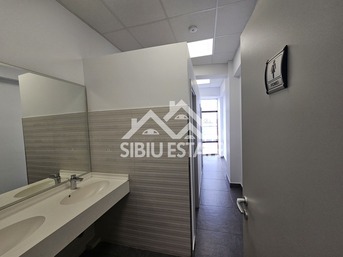 Spatiu de birouri de inchriat locatie centrala si vizibilitate buna - Poză 8