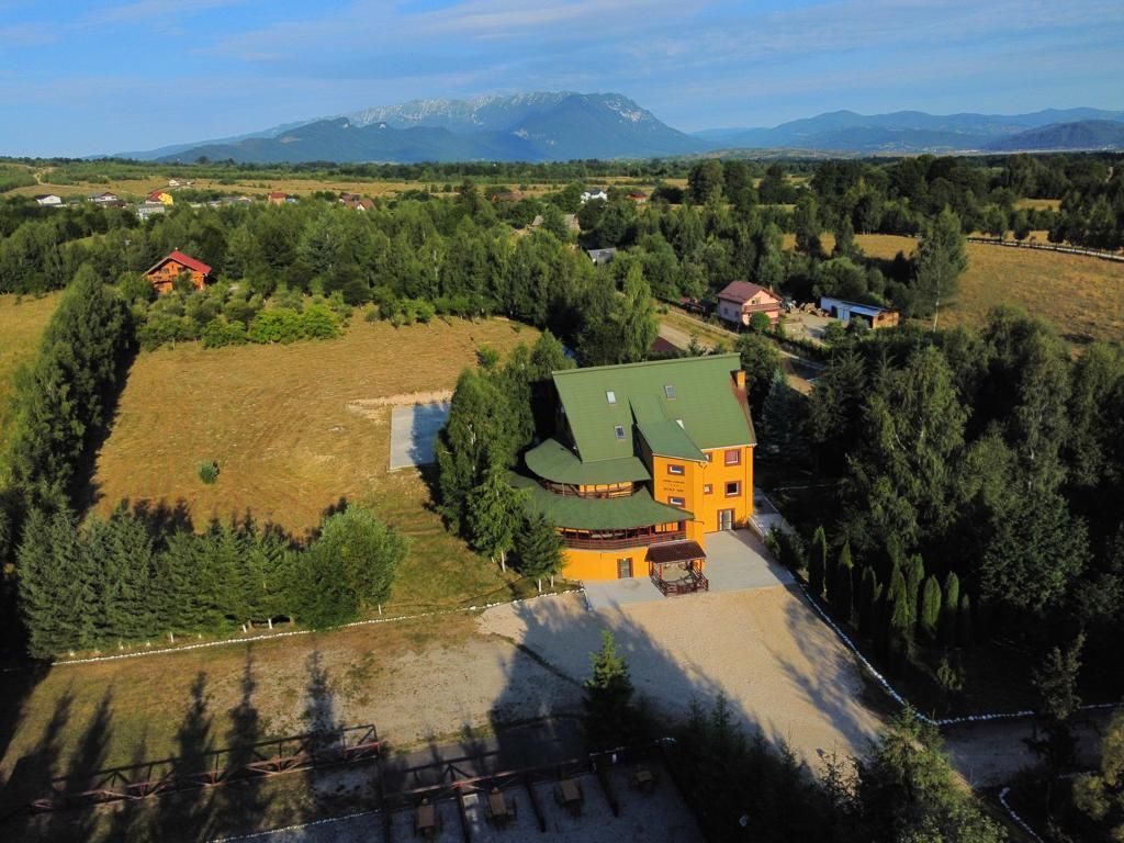 "Hanul Lupilor" | Pensiune de vânzare | Râșnov - Poză 2