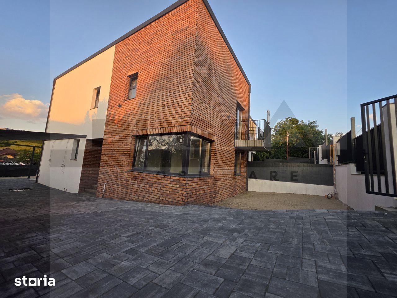 Casa cuplata semifinisata, 5 camere, 240mp, zona Dezmir - Poză 4