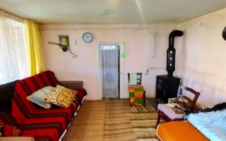 Casa traditionala+ domeniu de 2.900 mp,livada, anexe:refugiu apreciabil Craiesti - Poză 3
