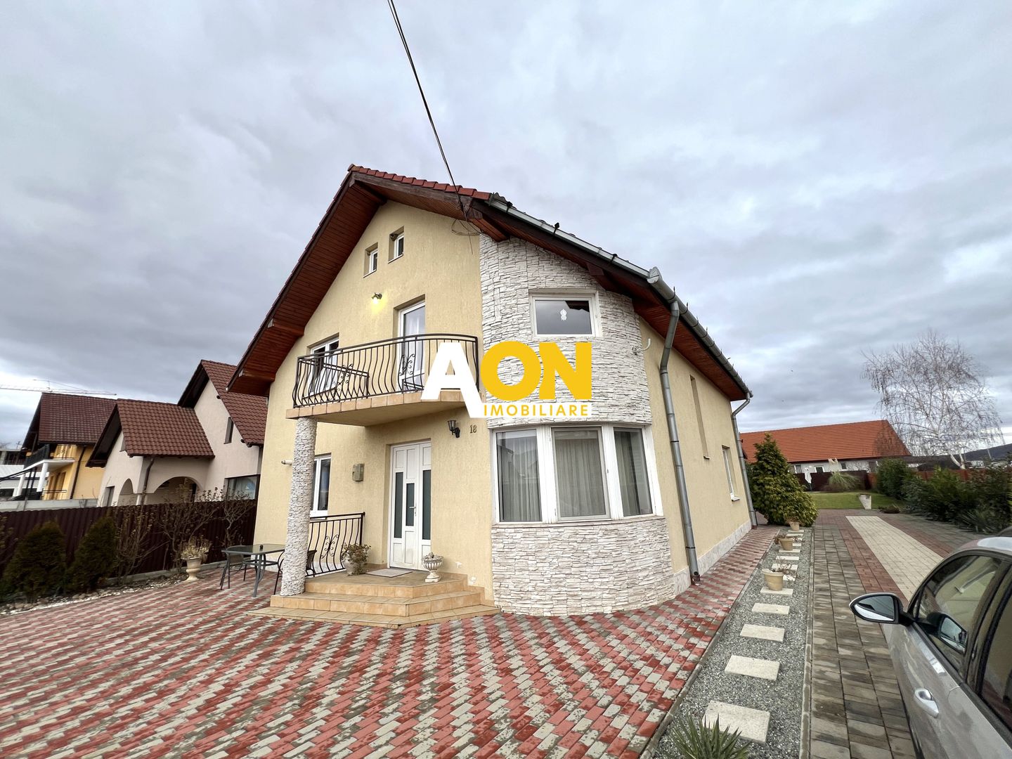 Casa de vanzare - 5 Camere, 2 Bai,  Garaj, 1000mp Teren - Poză 27