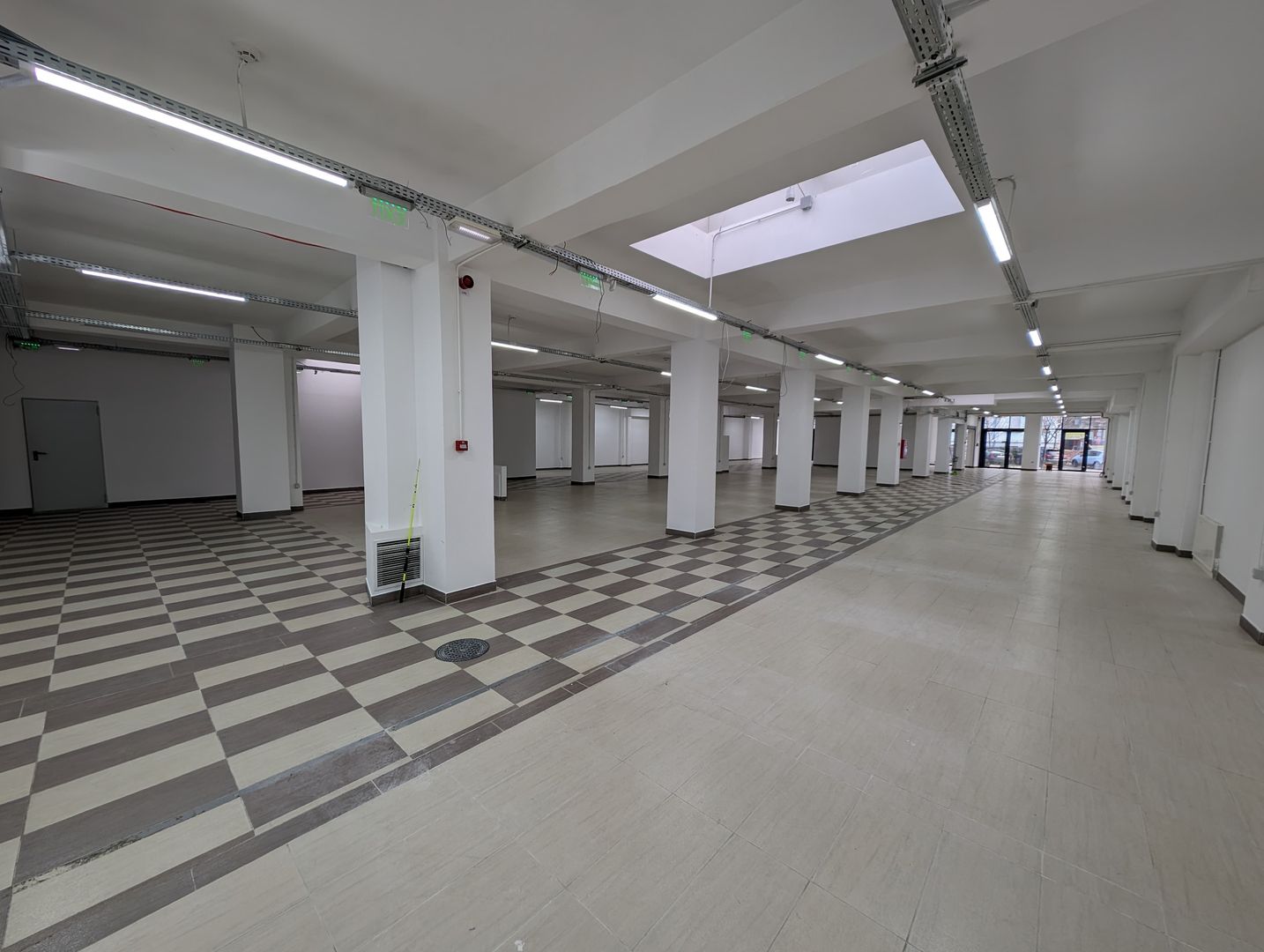 Spatiu comercial 800 mp -zona C. Brancoveanu - Poză 3