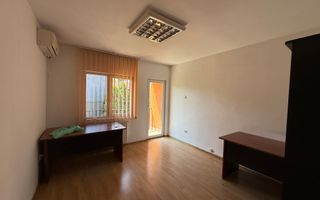 Casa individuala spatioasa, curte si parcare/zona Semicentrala - Poză 1