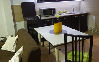 Apartament cochet, ultracentral – ideal pentru locuit sau investiție - Poză 2