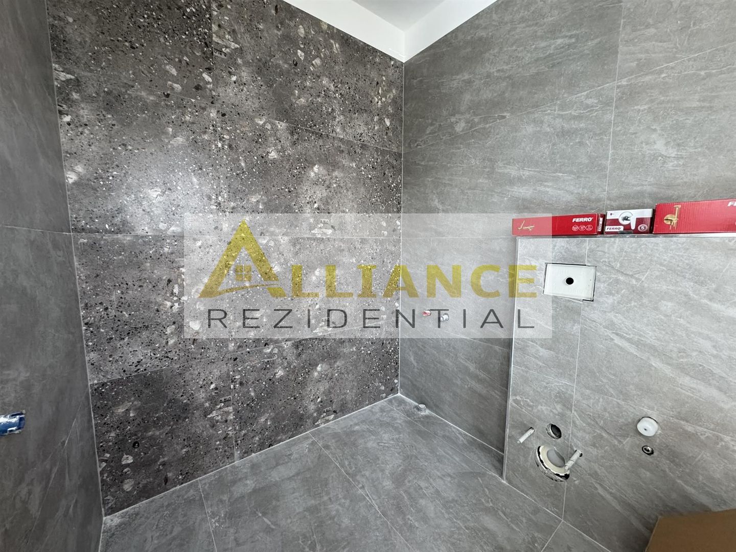 Casa 5 camere tip DUPLEX - 4 bai Terasa + Curte 250 MP - Poză 7