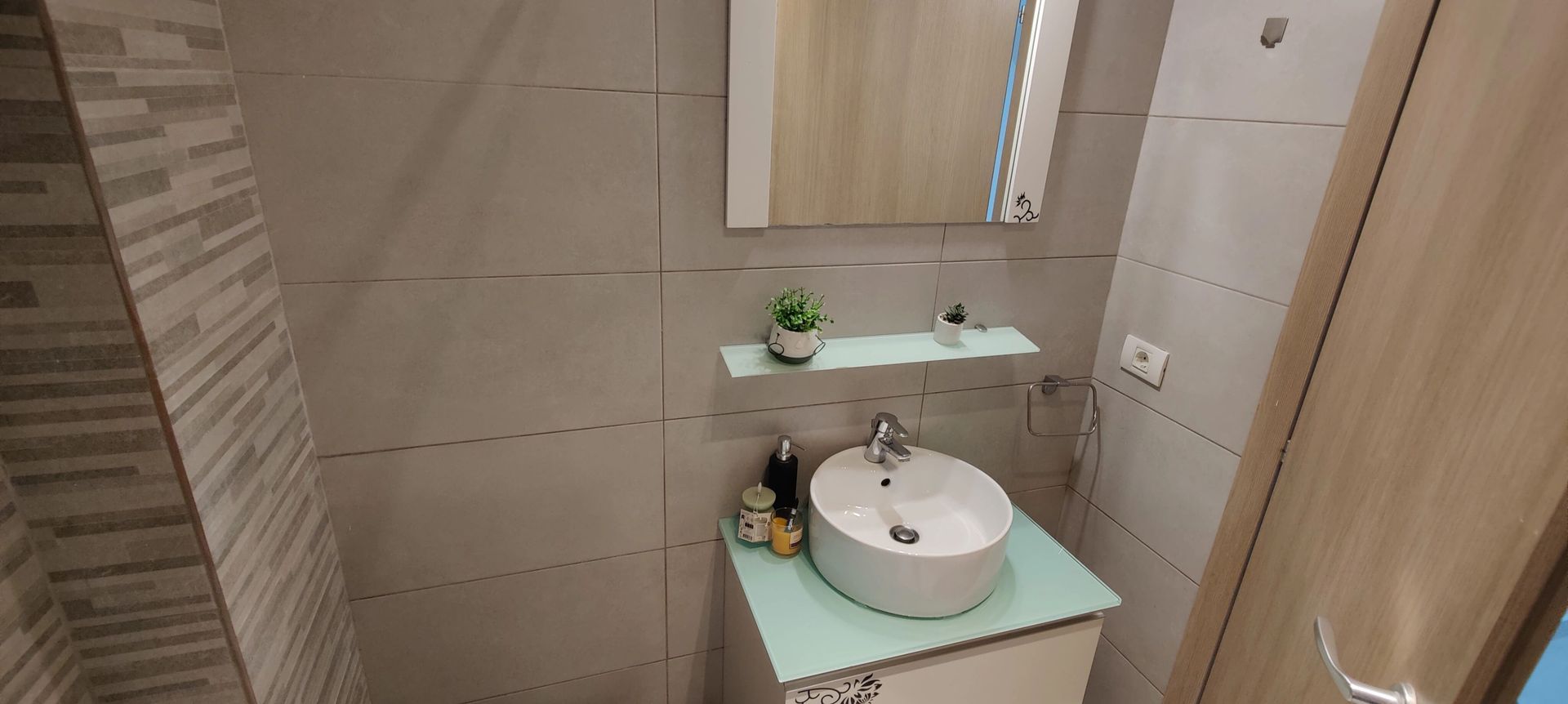2 camere complet mobilat | Centrală proprie | Vedere către Lacul Morii - Poză 10