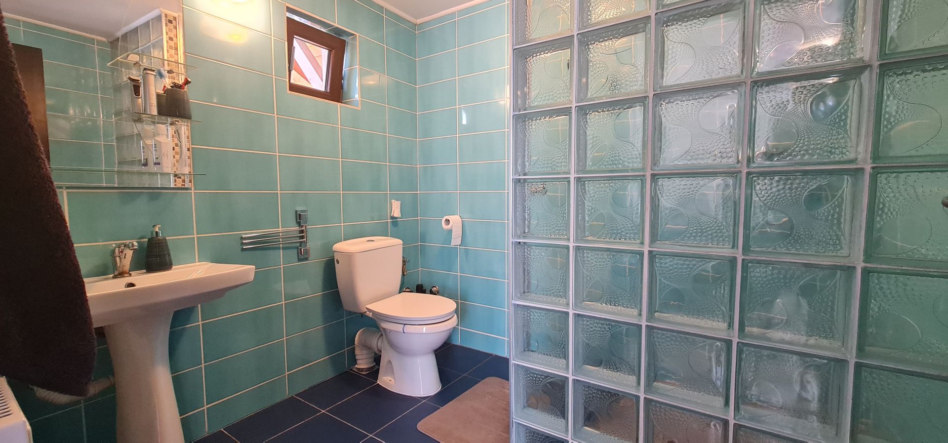 Casa individuala 3 camere mobilata utilata Tarlungeni - Poză 7