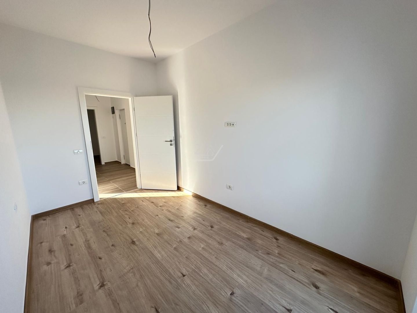 Bloc finalizat. 2 balcoane. Loc de parcare. - Poză 6