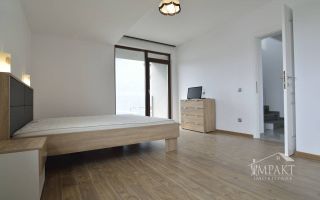 Casa cuplata cu 6 camere si curte in cartierul Intre lacuri. - Poză 13