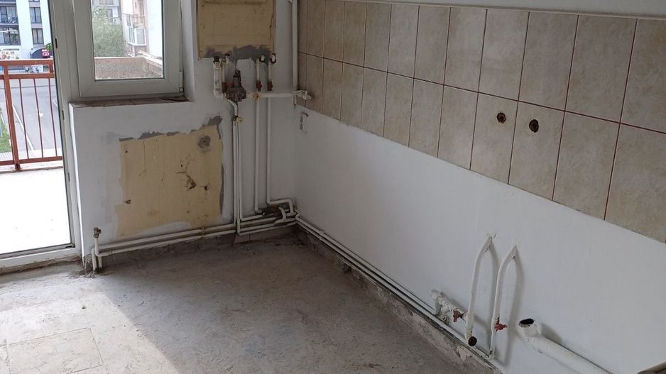 Vand sau schimb apartament plus teren - Poză 1