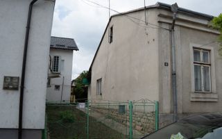 Casă tip duplex, ultracentral, str. Petru Rareș, curte 85 mp, 170000 € - Poză 2
