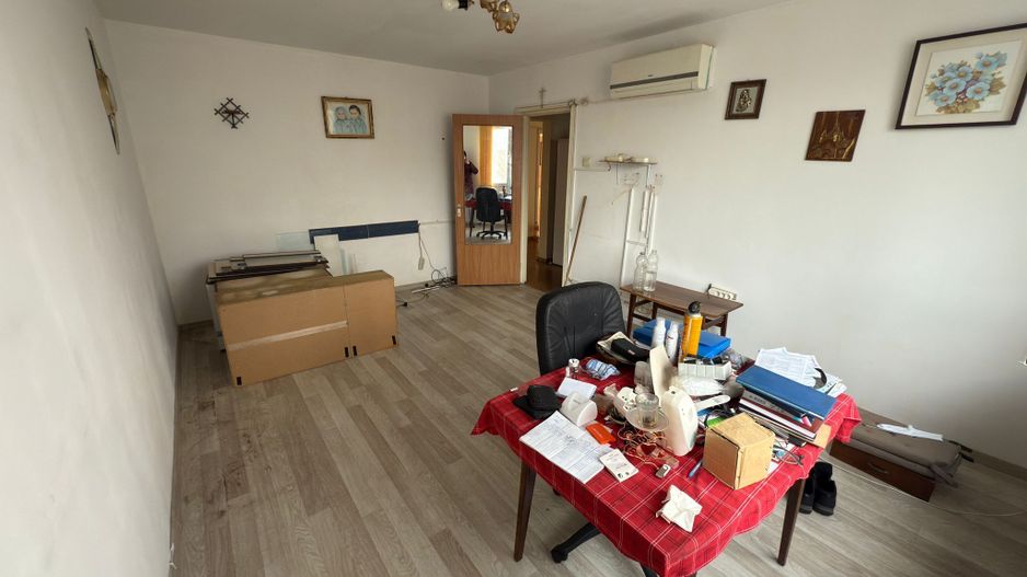 Apartament incapator, patru camere, Resita-Berceni, 120.000€ negociabil - Poză 5