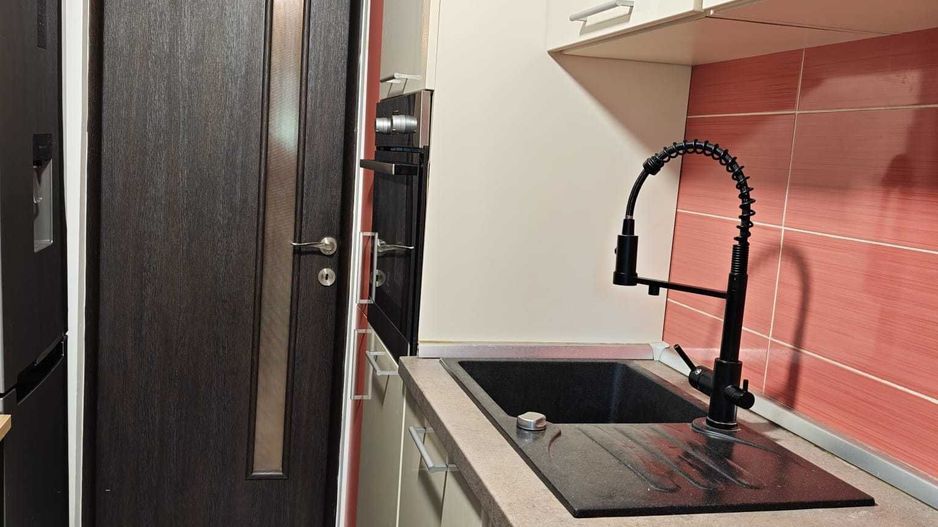 Apartament 3 camere de vânzare  Piata Gorjului-centrala proprie - Poză 4