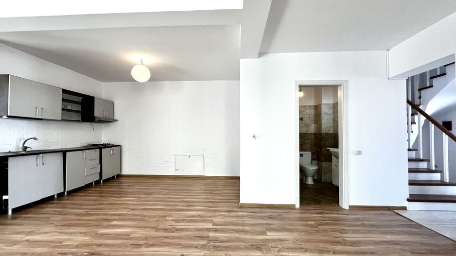 Duplex spațios și luminos | Giroc | Ideal locuință/ birou / grădiniță - Poză 7