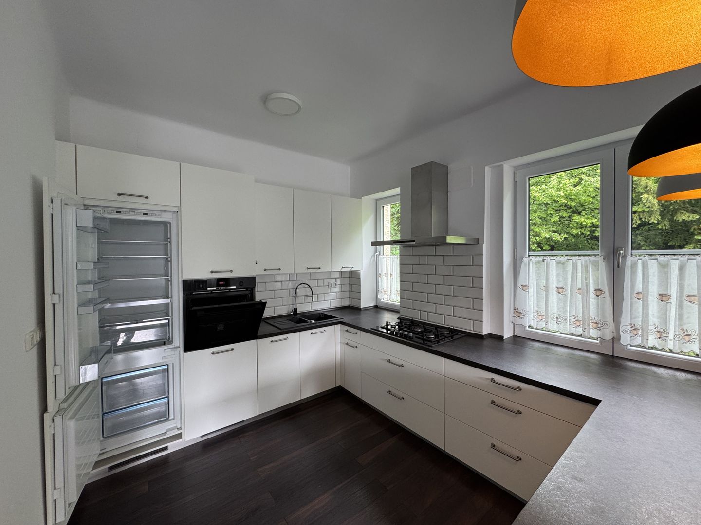 Apartament cu vedere spre Tâmpa, liniște și natură, în Centrul Istoric al Brașov - Poză 5