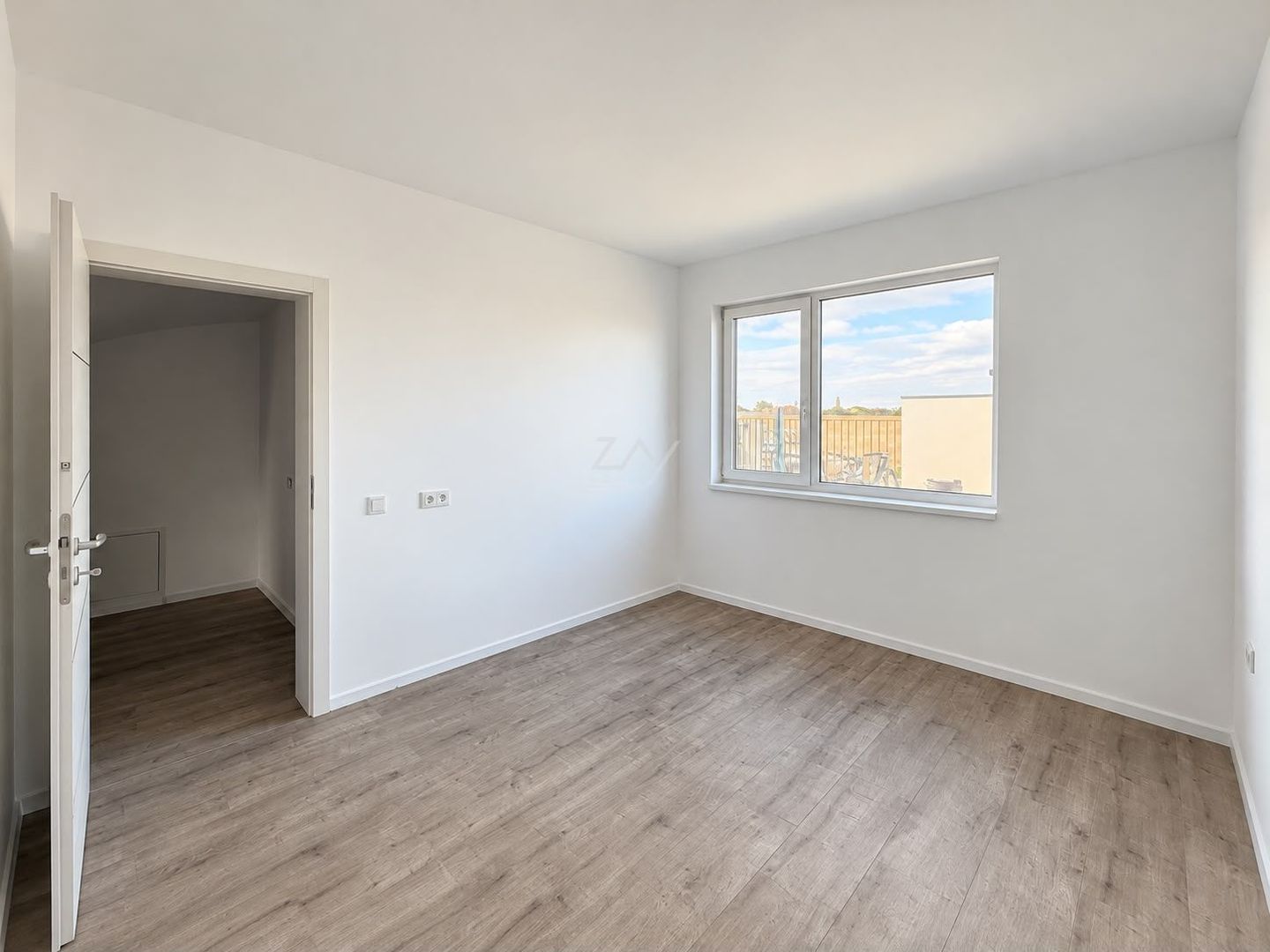 COMISION 0! Duplex finalizat cu 5 camere si 3 bai. Panouri solare. - Poză 16