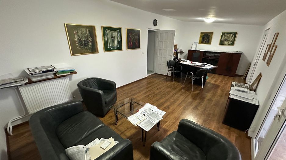 Cladire pretabila spațiu birouri/ clinica - Poză 17