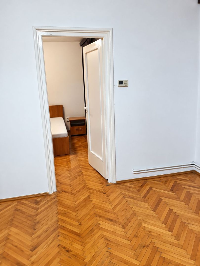 Bălcescu – Victor Babeș | 2 camere | Centrală proprie | Climă | Etaj 3 - Poză 4