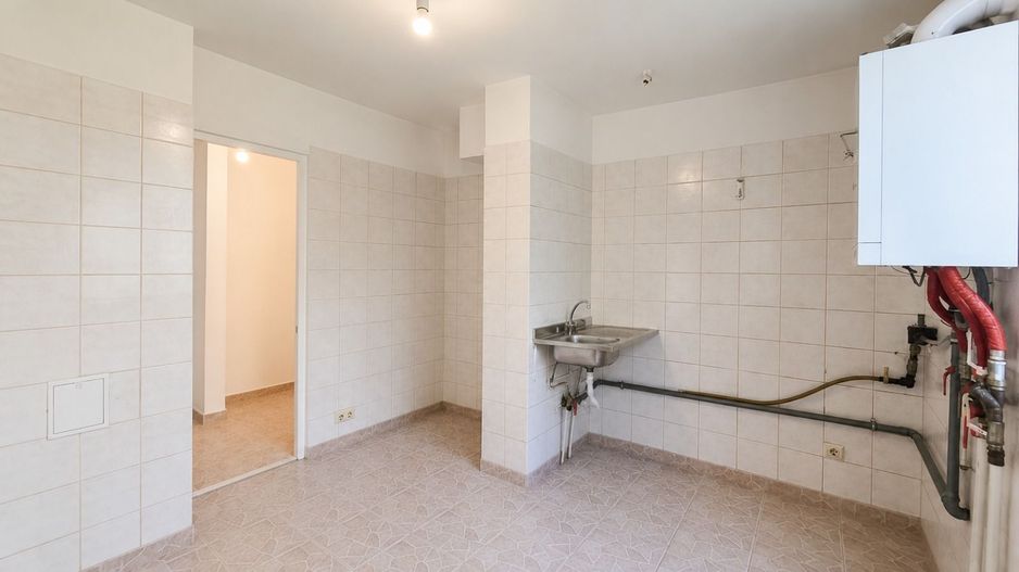 Apartament de 3 camere, decomandat, zona Politehnica - Poză 4