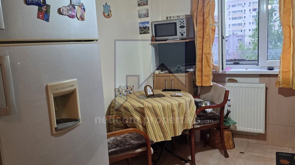 Vanzare apartament 2 camere Lizeanu - Poză 4