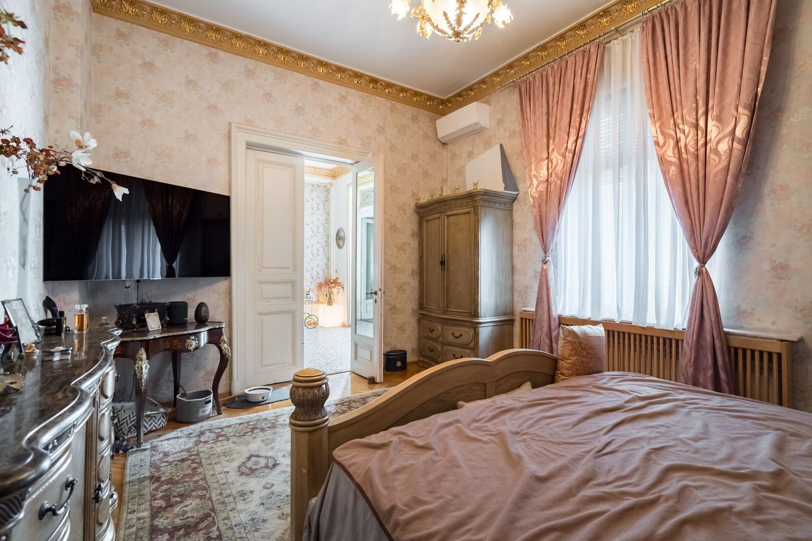 VILA REPREZENTATIVA ICOANEI - Poză 8