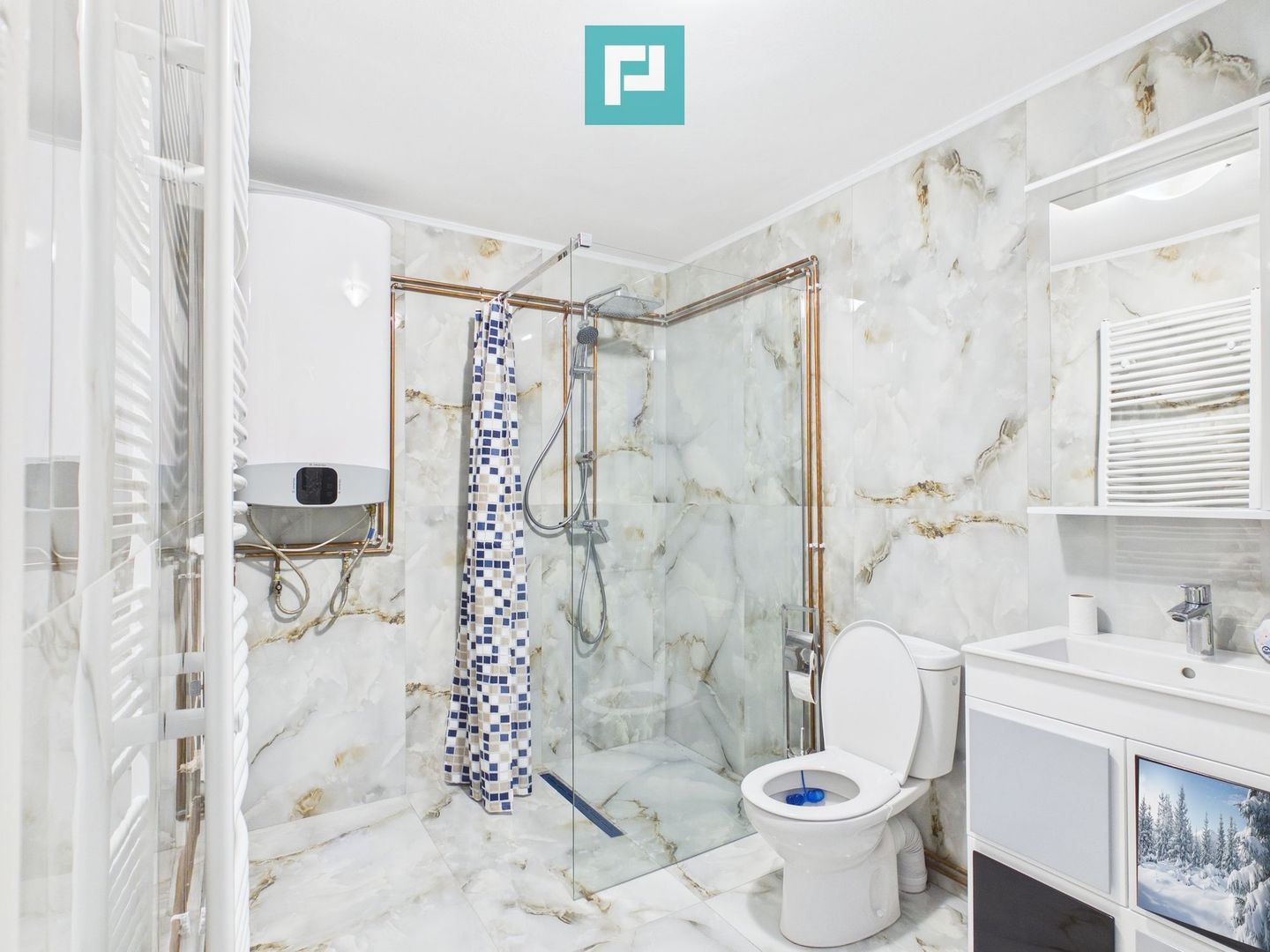 Casă 2 corpuri și 5 camere ultracentral în Curtici - Poză 7