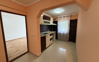 De vânzare apartament 2 camere decomandat – zona Liceului Sportiv - Poză 3