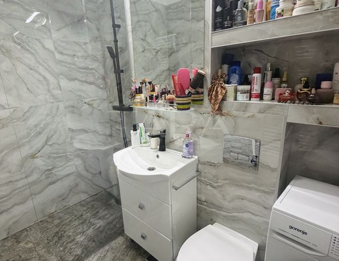 De vânzare apartament modern cu 2 camere și balcon generos – Zona VIVO - Poză 7