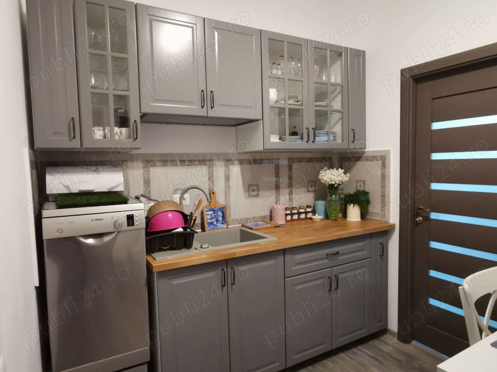 brasadas.com vinde apartament 4 camere Copou. - Poză 1