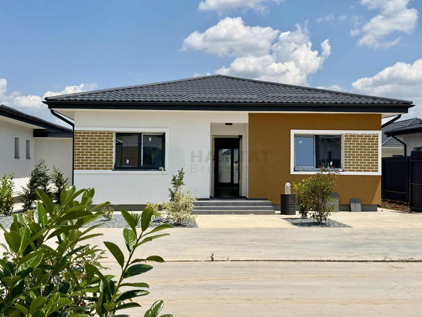 Casa 4 camere pe parter-Tunari | Teren 400 mp - Poză 2