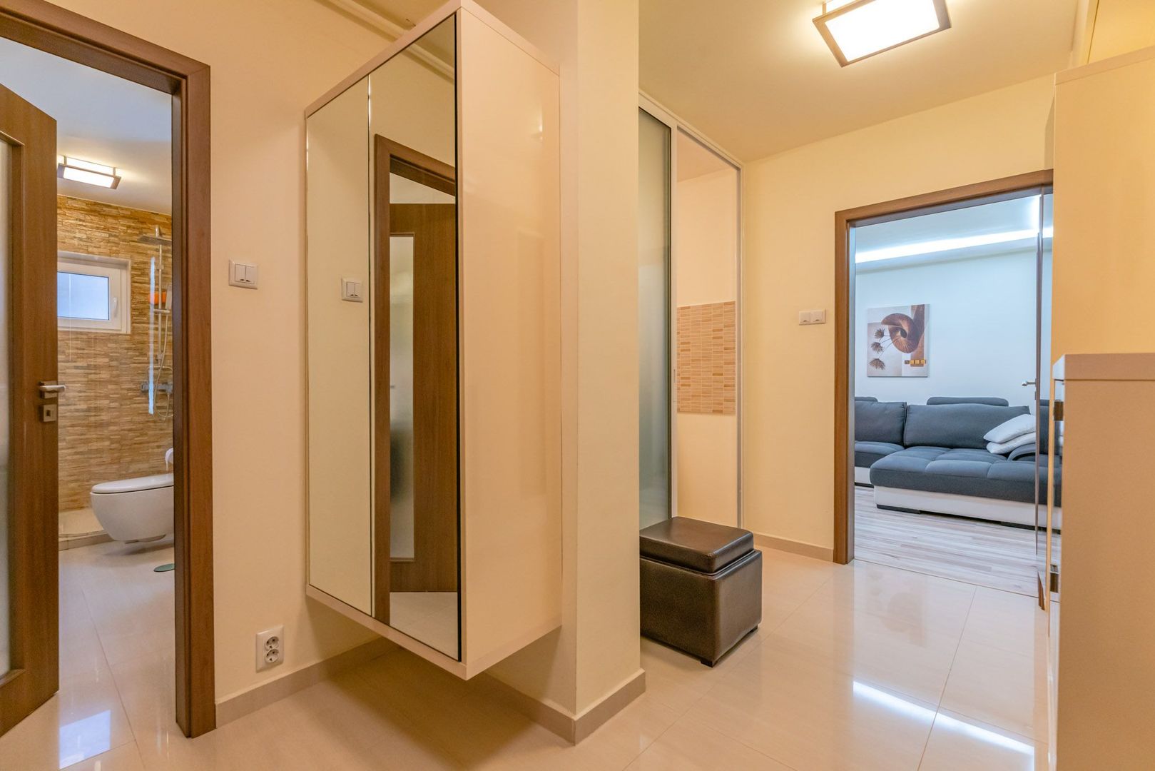 Apartament Mobilat si Utilat cu Loc de Parcare - Poză 15