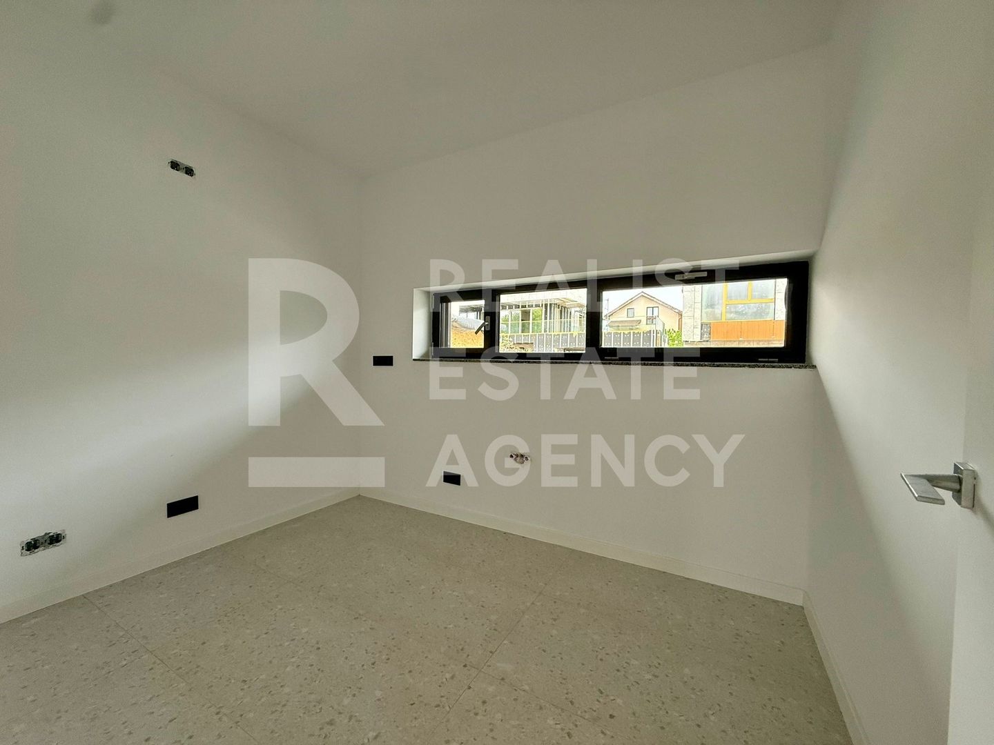 Vilă sustenabilă - panouri fotovoltaice, pompe de căldură, Pipera - Poză 11