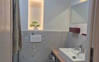 Inchiriez apartament 4 camere, complet renovat, - Poză 7