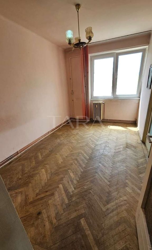 Apartament cu 4 camere, zona Sala Polivalentă - Poză 2