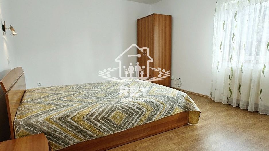 Apartament 4 camere cu garaj zona Strand- V.Aurie - Poză 14