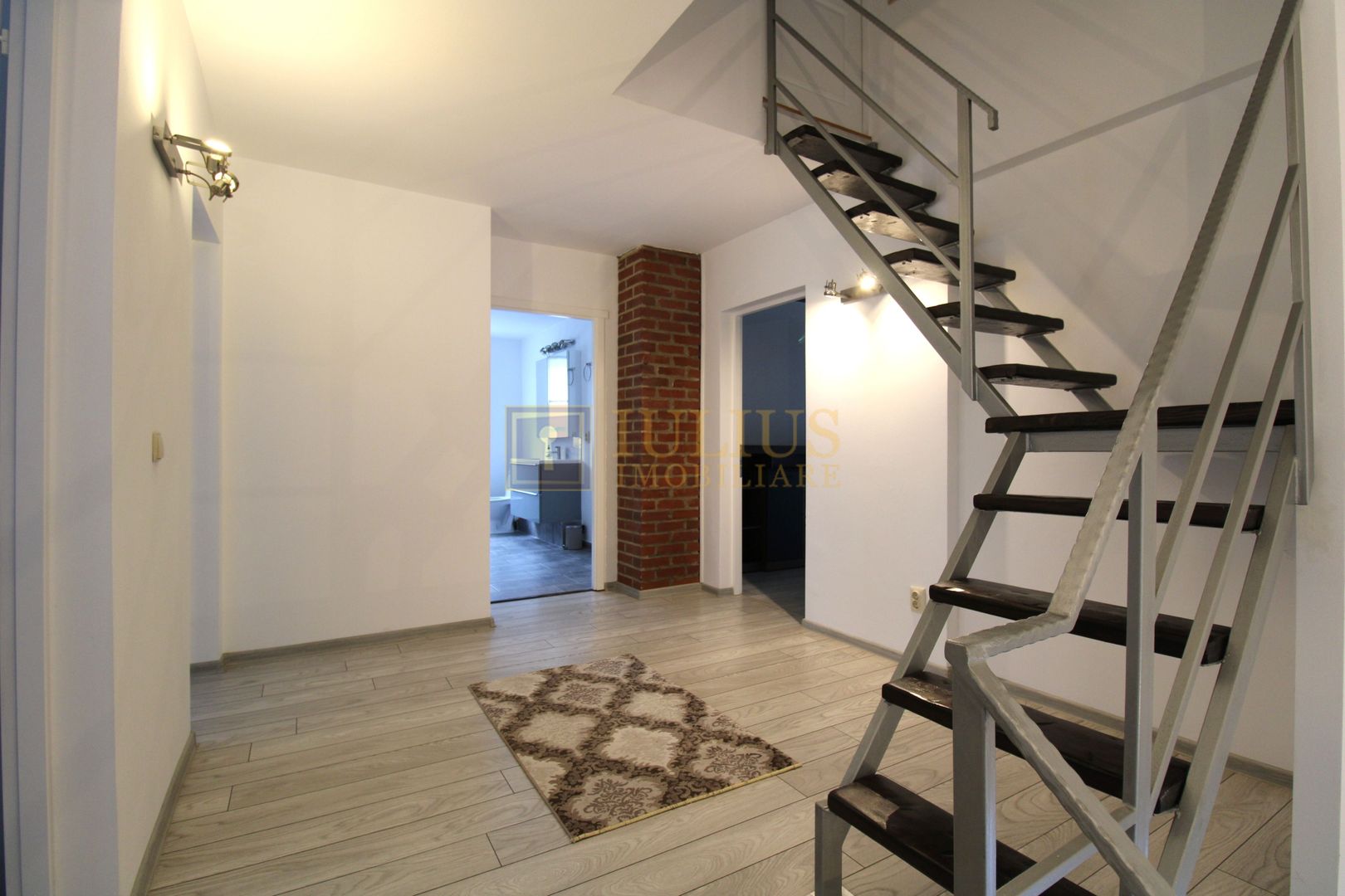 Casa individuala, zona Brytim, 4 camere + 2 bai, centrala proprie. - Poză 15