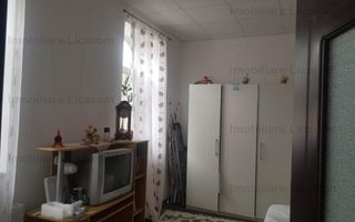 Corp de casa Blumana, zona str Lunga,curte,pod,beci. - Poză 8