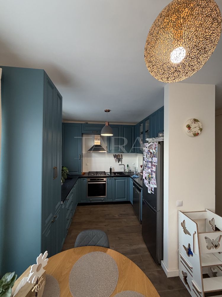 Apartament decomandat cu 3 camere, 2 terase de 10 mp, parcare și boxă. - Poză 5