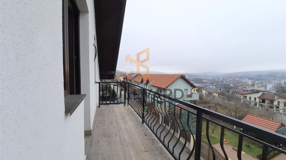 Apartament 4 camere la vila in Gruia! - Poză 1