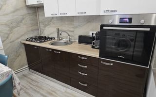 Casa renovata complet – zona Mall – - Poză 11