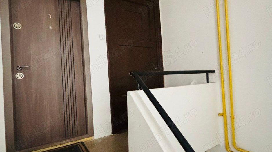 Vanzare apartament 3 camere - Poză 1